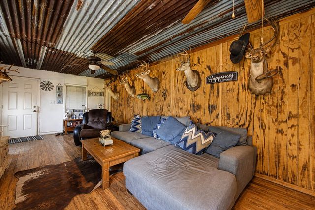 10802 County Road 203, Plantersville, TX 77363