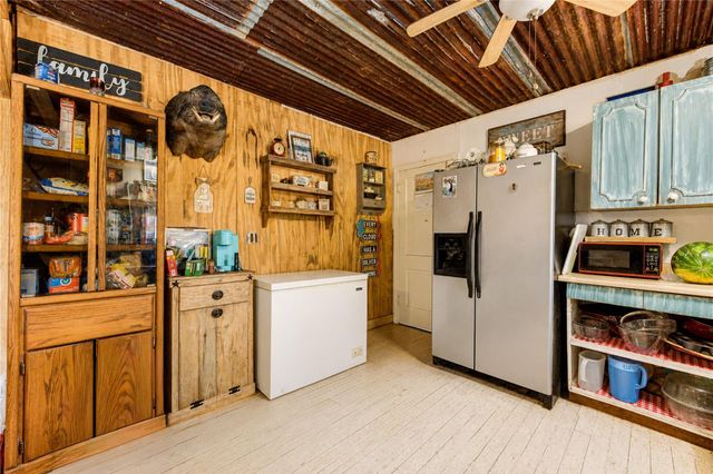 10802 County Road 203, Plantersville, TX 77363