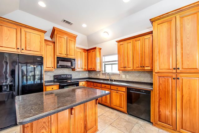 133 Lake Accardo Avenue, Thibodaux, LA 70301