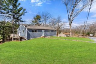 5 Patricia Ave, North Smithfield, RI 02896