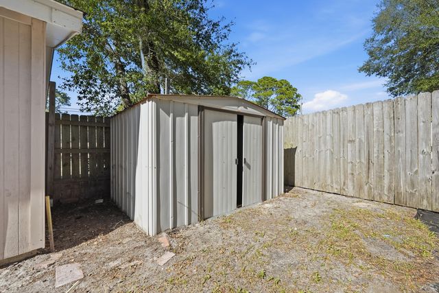 20 Kohler Drive, Mary Esther, FL 32569