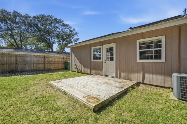 20 Kohler Drive, Mary Esther, FL 32569