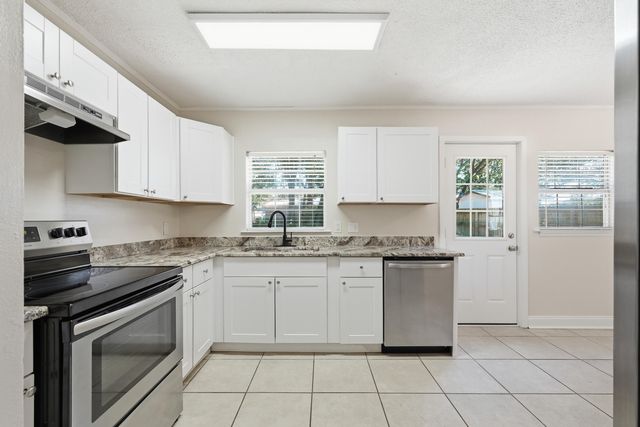 20 Kohler Drive, Mary Esther, FL 32569