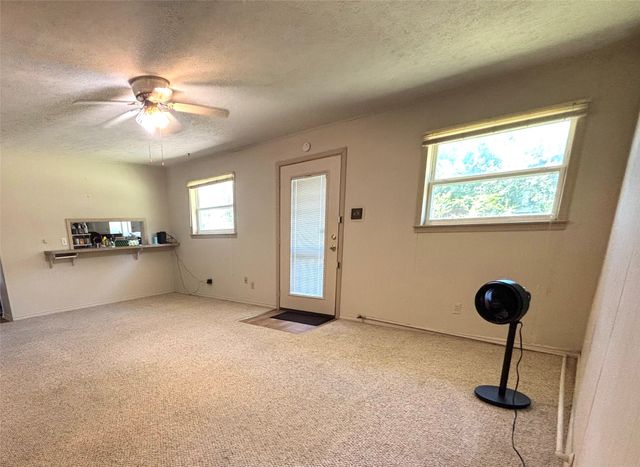 1910 Jefferson Street, Commerce, TX 75428