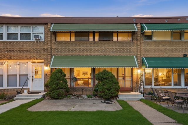 2711 W Balmoral Avenue, Chicago, IL 60625