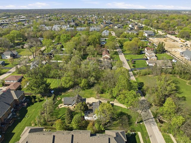 882 N FRANKLIN Avenue, Palatine, IL 60067