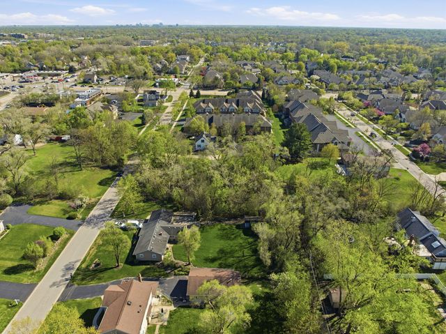 882 N FRANKLIN Avenue, Palatine, IL 60067