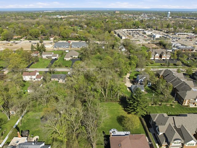882 N FRANKLIN Avenue, Palatine, IL 60067