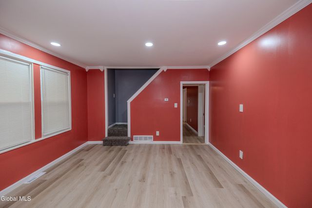 755 Curry Road, Rotterdam, NY 12306