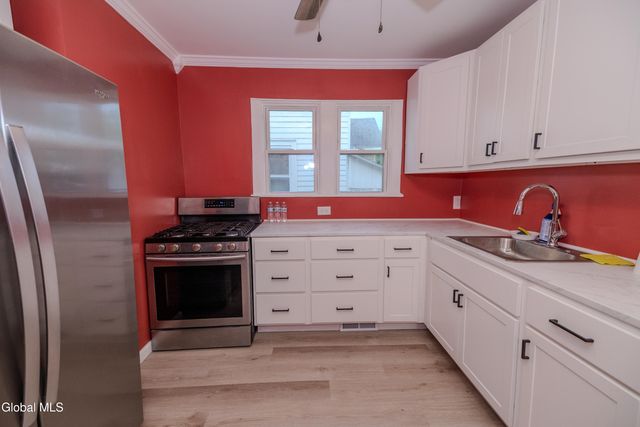 755 Curry Road, Rotterdam, NY 12306