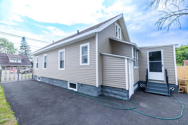 755 Curry Road, Rotterdam, NY 12306