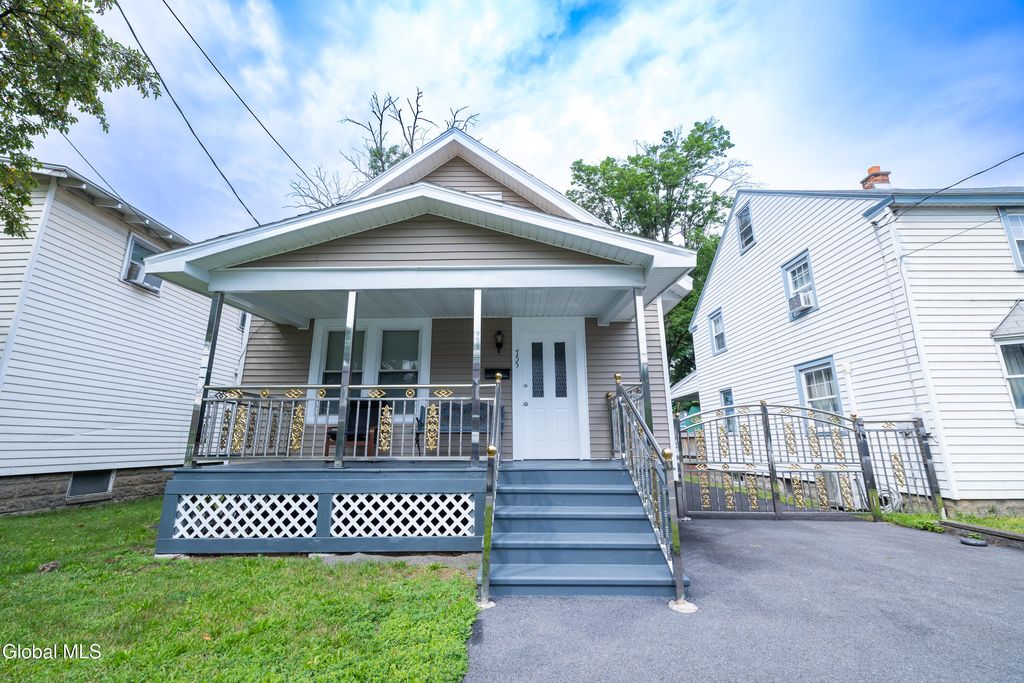 755 Curry Road, Rotterdam, NY 12306