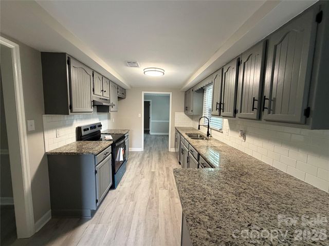 4339 Bathurst Drive, Charlotte, NC 28227