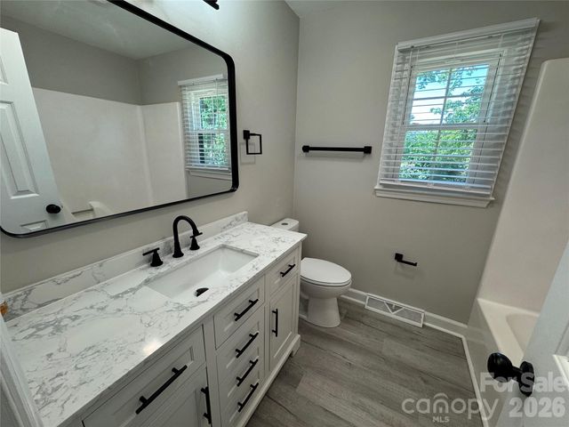 4339 Bathurst Drive, Charlotte, NC 28227
