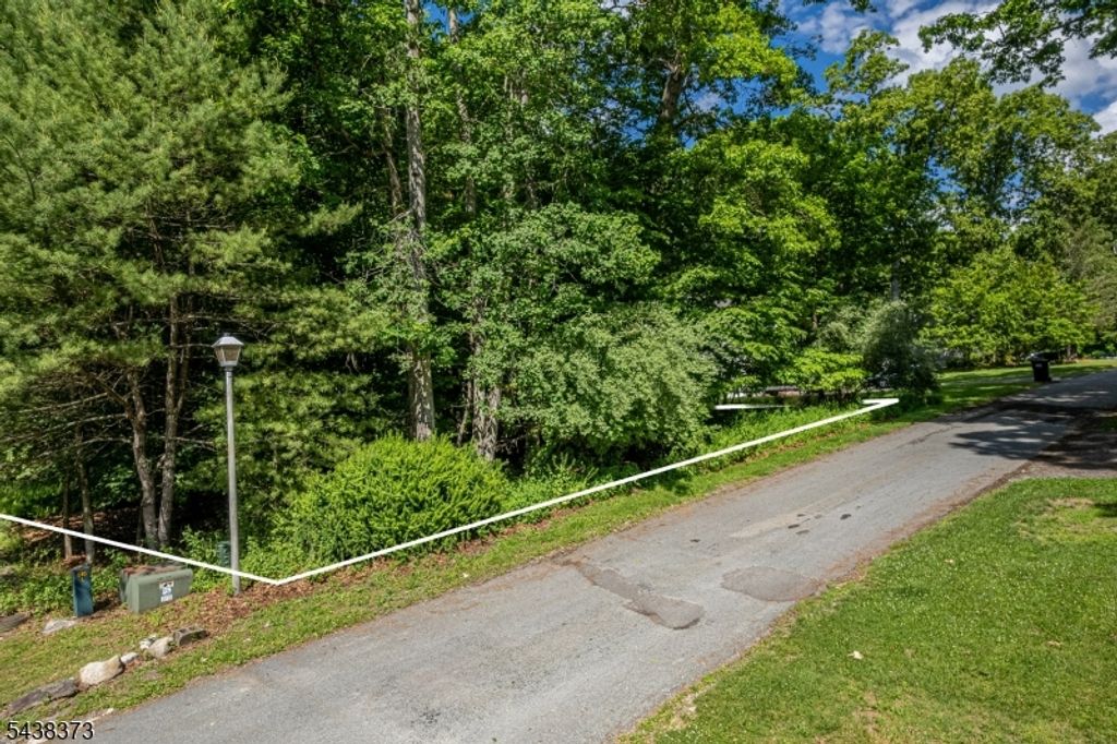 404 Hearthstone Ct, Montague Twp., NJ 07827 — exterior