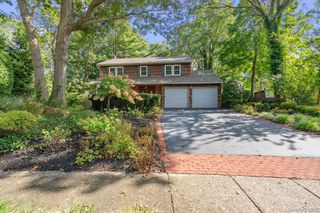 10 Quincy Lane, Smithtown, NY 11787