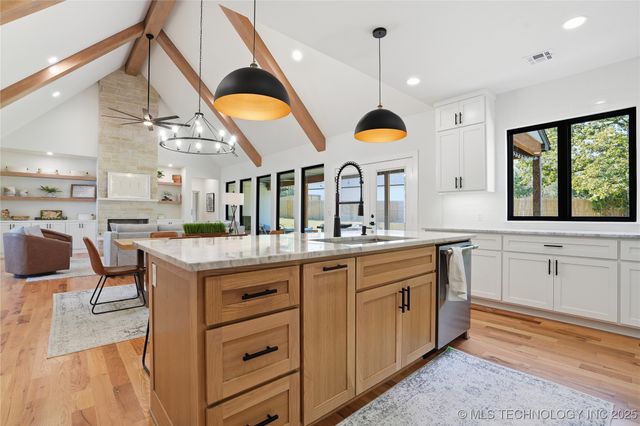 2714 Falls Bend Drive, Sapulpa, OK 74066