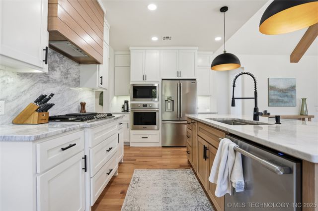 2714 Falls Bend Drive, Sapulpa, OK 74066