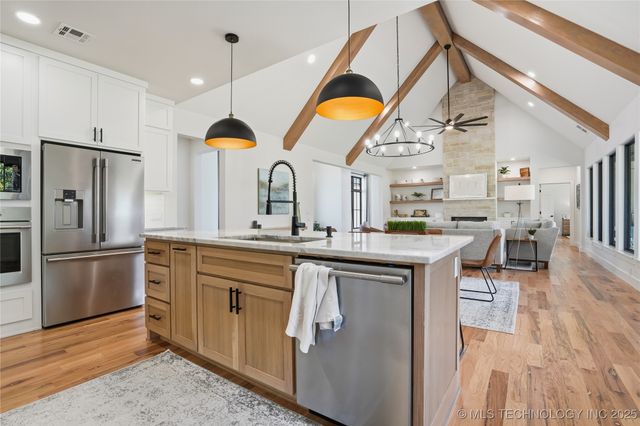 2714 Falls Bend Drive, Sapulpa, OK 74066