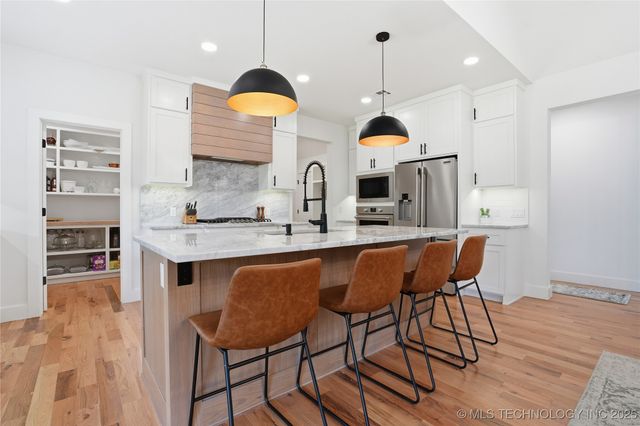 2714 Falls Bend Drive, Sapulpa, OK 74066