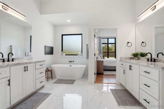 2714 Falls Bend Drive, Sapulpa, OK 74066