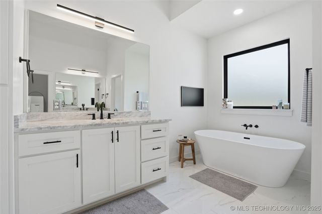 2714 Falls Bend Drive, Sapulpa, OK 74066