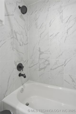 2714 Falls Bend Drive, Sapulpa, OK 74066