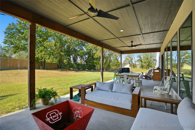 2714 Falls Bend Drive, Sapulpa, OK 74066