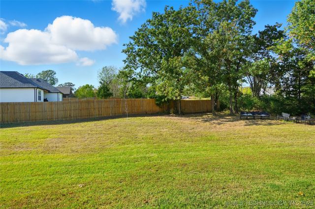 2714 Falls Bend Drive, Sapulpa, OK 74066