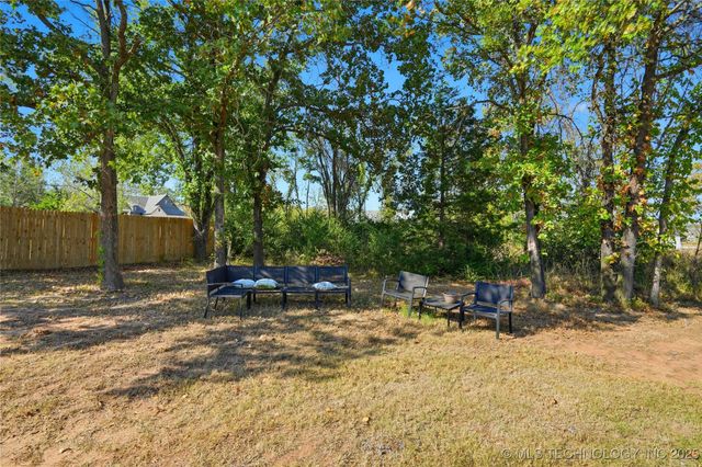 2714 Falls Bend Drive, Sapulpa, OK 74066