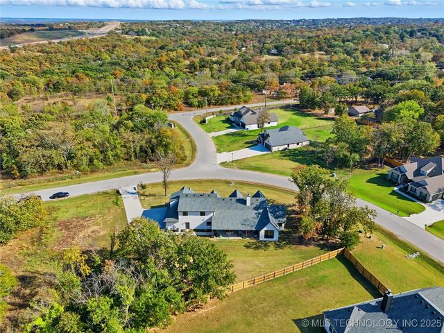 2714 Falls Bend Drive, Sapulpa, OK 74066