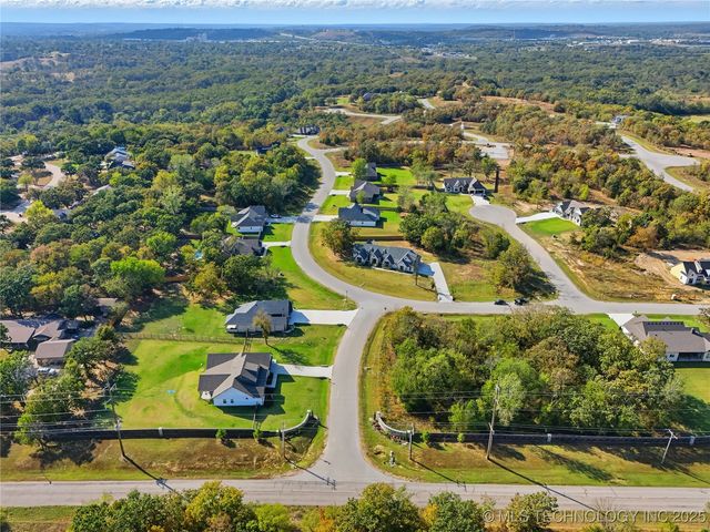 2714 Falls Bend Drive, Sapulpa, OK 74066