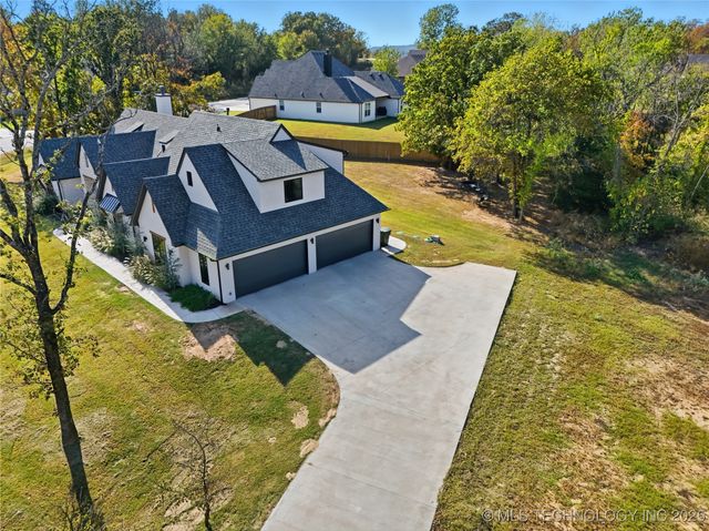 2714 Falls Bend Drive, Sapulpa, OK 74066