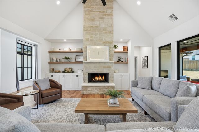 2714 Falls Bend Drive, Sapulpa, OK 74066