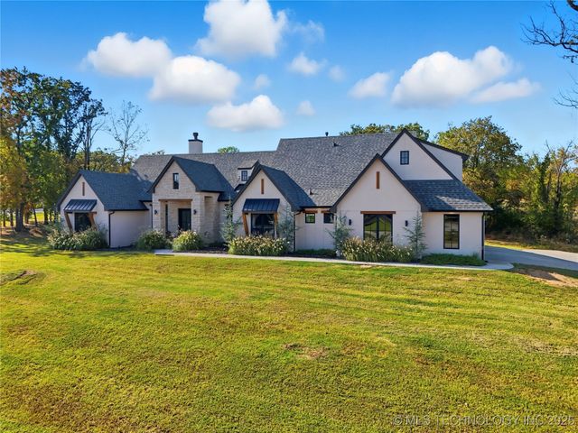 2714 Falls Bend Drive, Sapulpa, OK 74066