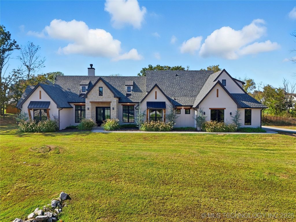 2714 Falls Bend Drive, Sapulpa, OK 74066