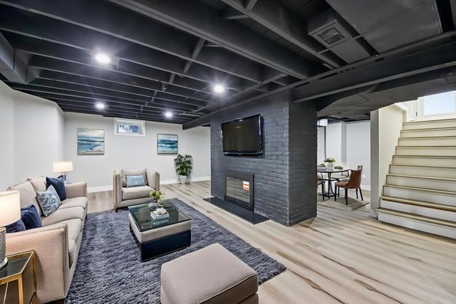 228 4th Street, Downers Grove, IL 60515