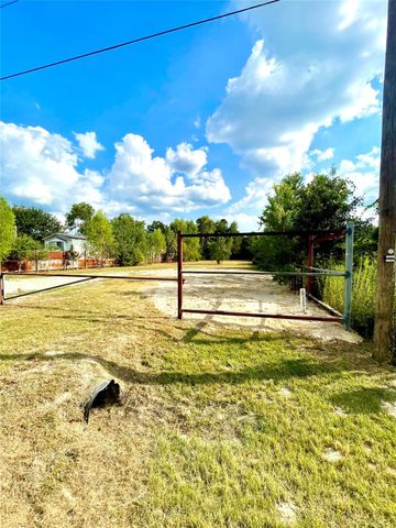 3277 County Road 3479b, Cleveland, TX 77327