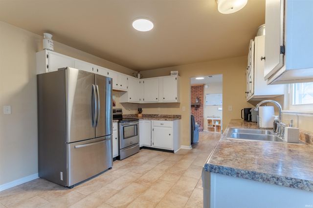 4899 Martin Road, Newburgh, IN 47630