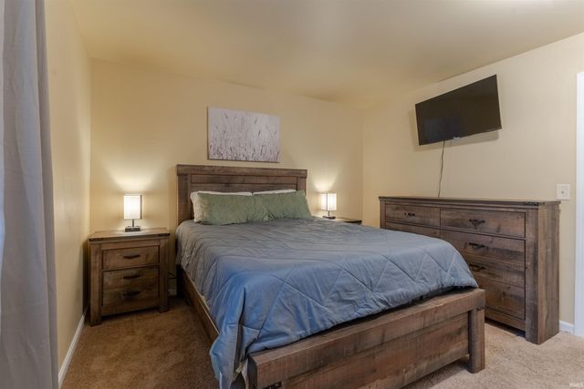 4899 Martin Road, Newburgh, IN 47630