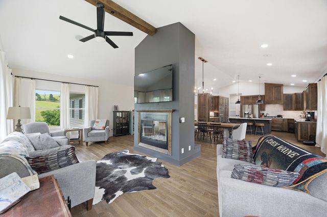 27458 Farm Road 2120, Cape Fair, MO 65624
