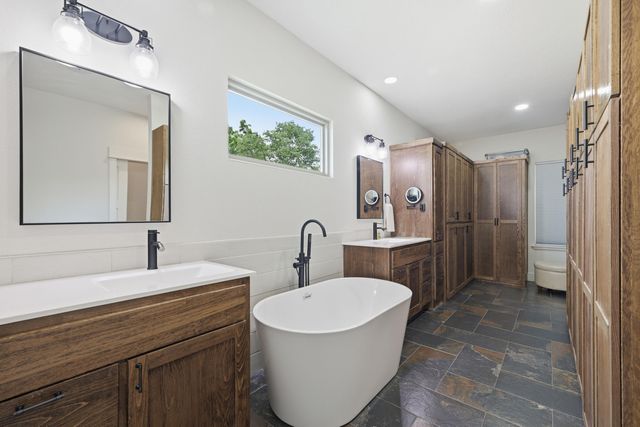 27458 Farm Road 2120, Cape Fair, MO 65624