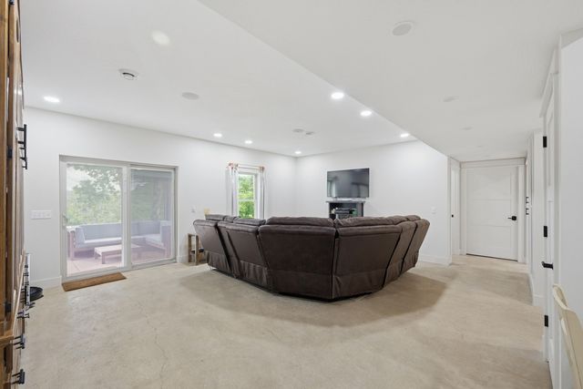 27458 Farm Road 2120, Cape Fair, MO 65624