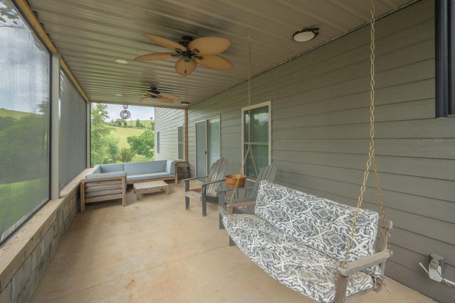 27458 Farm Road 2120, Cape Fair, MO 65624