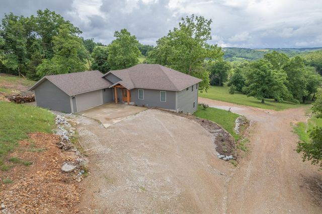 27458 Farm Road 2120, Cape Fair, MO 65624