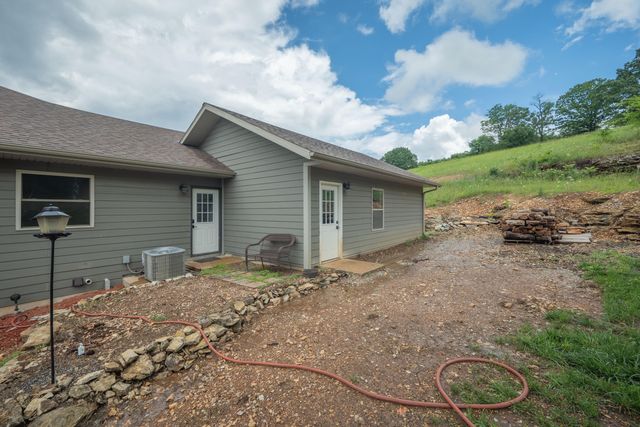 27458 Farm Road 2120, Cape Fair, MO 65624