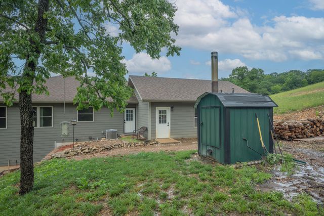 27458 Farm Road 2120, Cape Fair, MO 65624