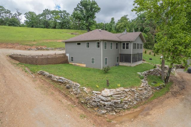 27458 Farm Road 2120, Cape Fair, MO 65624