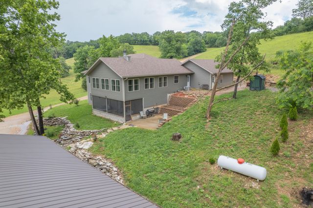 27458 Farm Road 2120, Cape Fair, MO 65624