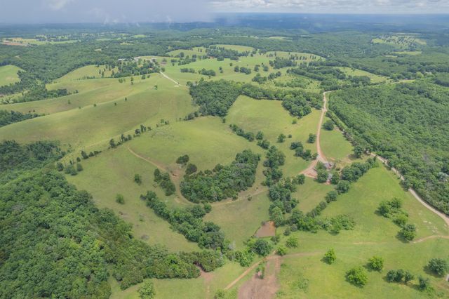 27458 Farm Road 2120, Cape Fair, MO 65624